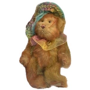 Harlow Bear with genuine emerald pendant necklace